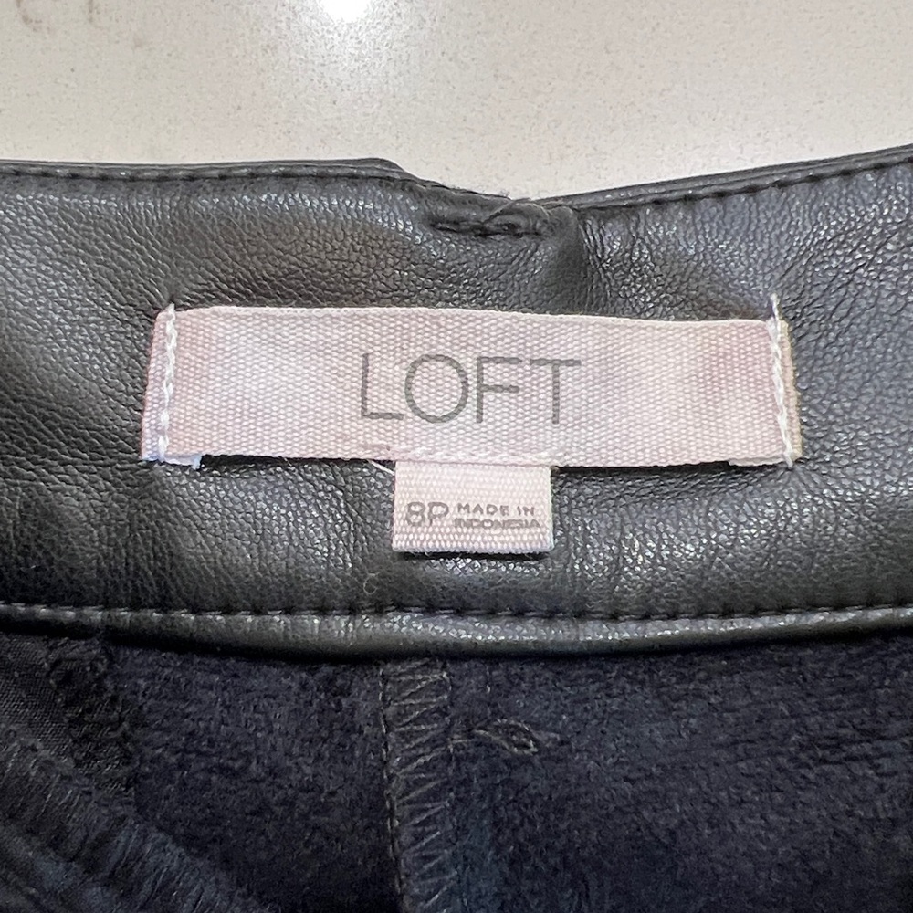 LOFT Faux Leather Pleated Front Pants Petite Size 8P - Picture 8 of 13